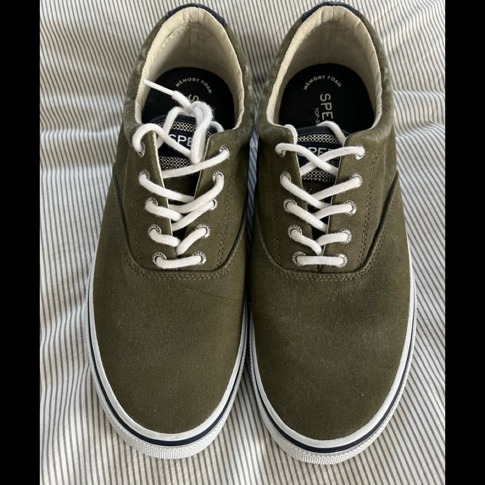 Men sperry top siders boat shoes.